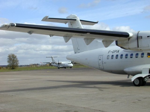 ATR42 FGPIA et FGPZB au parking