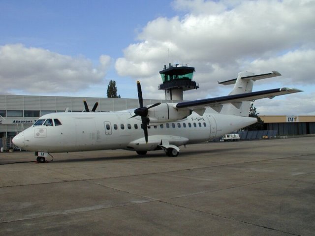 ATR42 ATR42 FGPIA sur l'aéroport de Tours